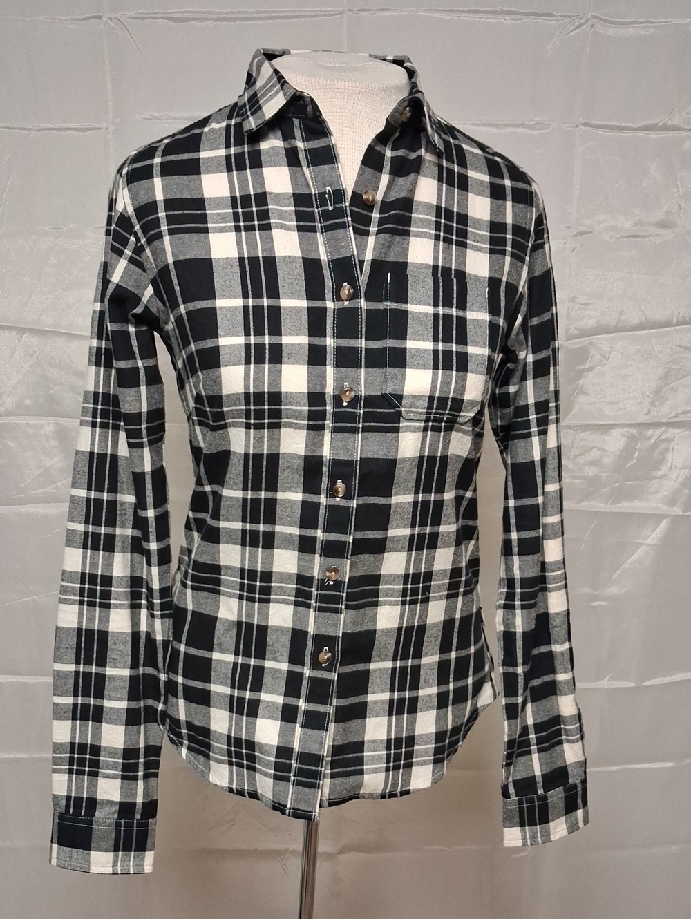 The North Face 100% Cotton Flannel Black & White Plaid Long Sleeve Shirt XS